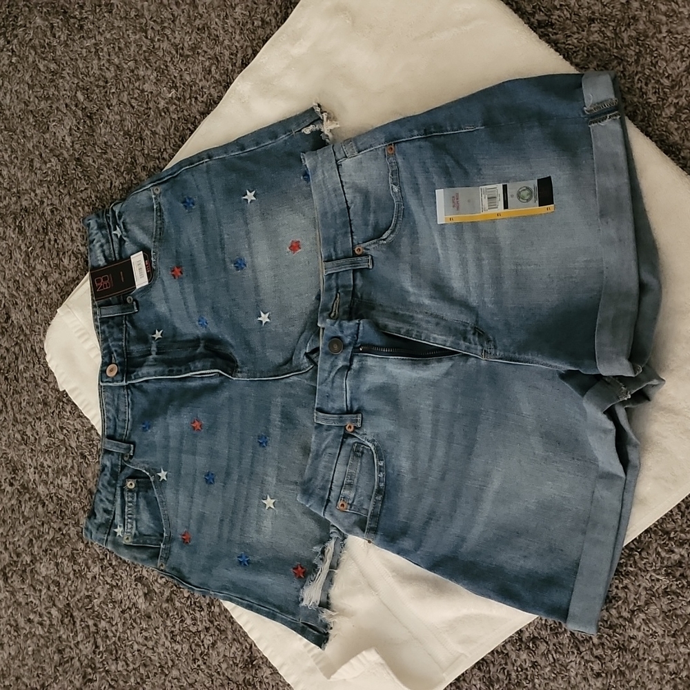 Lot of 2 ladies No Boundaries Jean Shorts size 13
